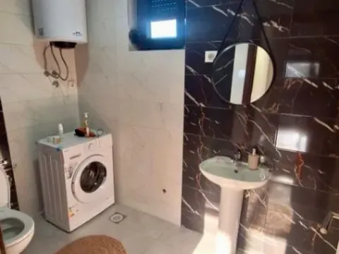 Izdavanje, dvosoban stan, 50m², Zabjelo, Podgorica - image 5