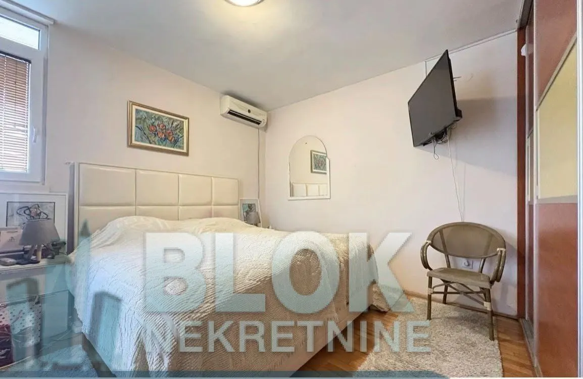 Prodaja, trosoban stan, 101m², Blok 5, Podgorica