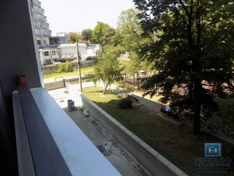 Izdavanje, dvosoban stan, 50m², Centar, Paraćin - image 13