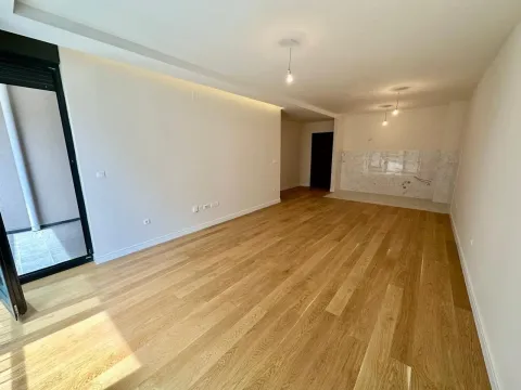 Rent, two bedroom apartment, 80m², Kod Big Fashion-a, Podgorica - image 6