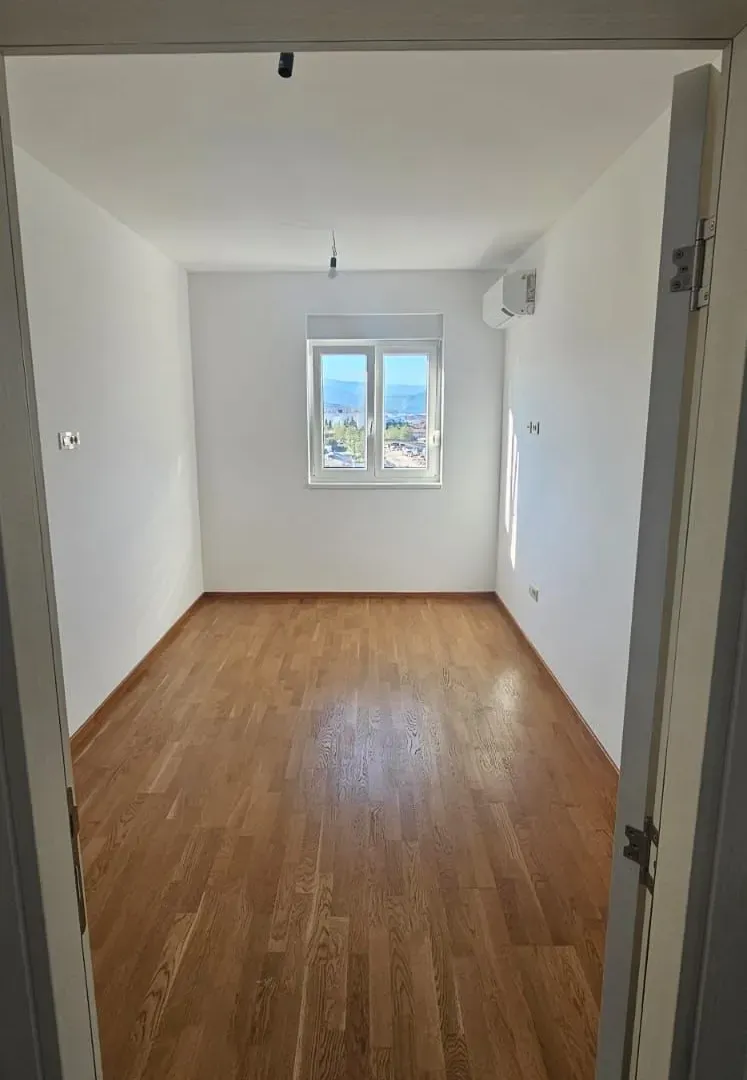 Izdavanje, dvosoban stan, 70m², Zagorič, Podgorica