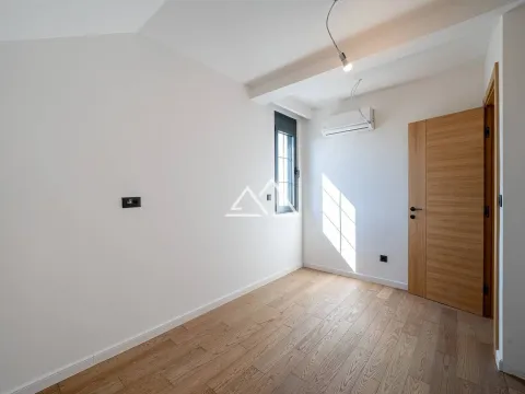 Sale, three bedroom apartment, 96m², Tivat, Crna Gora - image 16