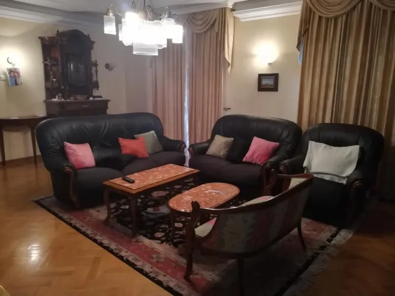 Izdavanje, kuća, 1150m², Karaburma, Palilula Sve Podlokacije