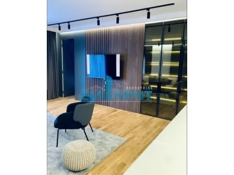 Rent, apartment, 78m², Južni Bulevar, Vračar Sve Podlokacije - image 2