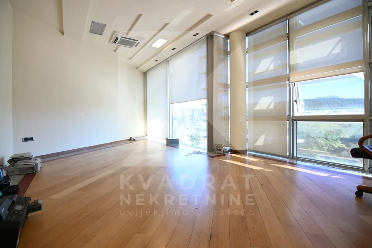 Rent, office space, 130m², Momišići, Podgorica