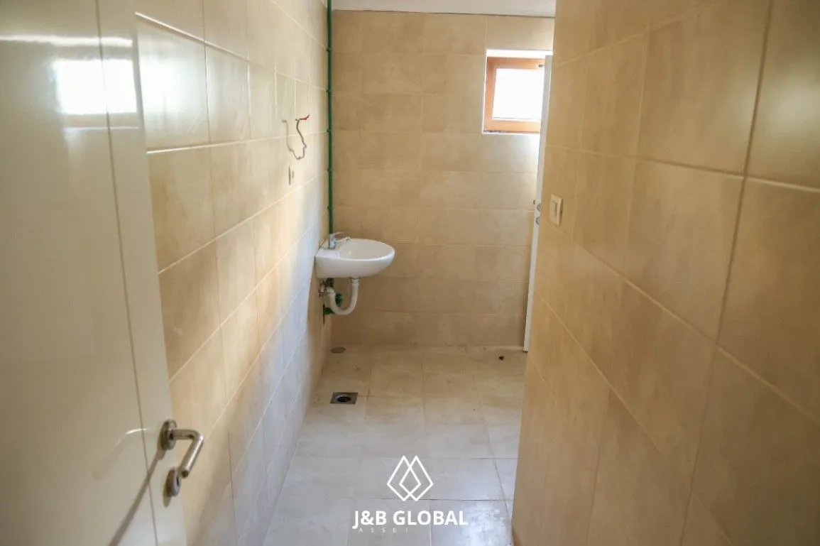 Sale, three bedroom apartment, 152m², Petrovac, Budva