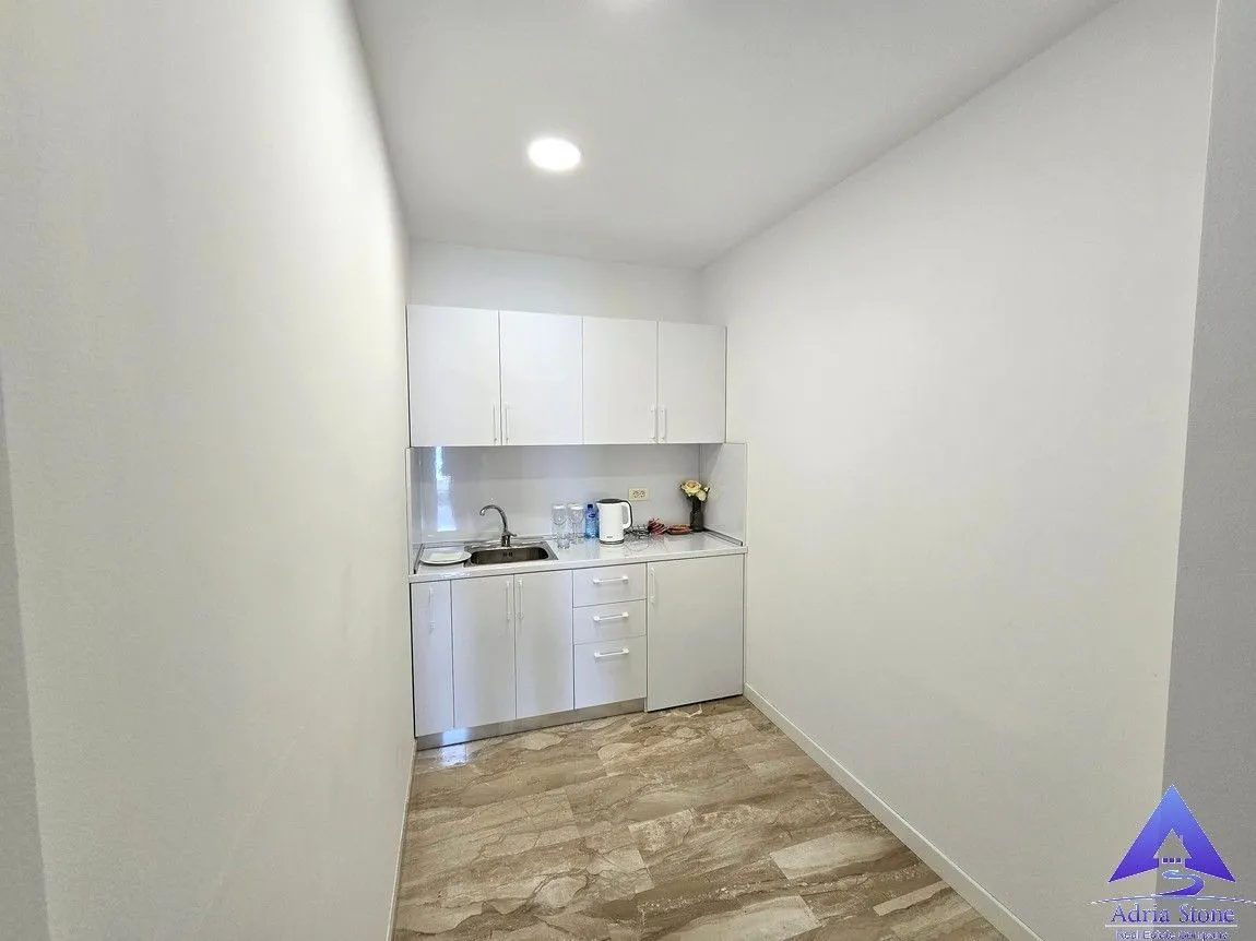 Prodaja, dvosoban stan, 77m², Centar, Budva