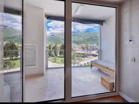 Izdavanje, jednosoban stan, 63m², Centar, Budva - image 3