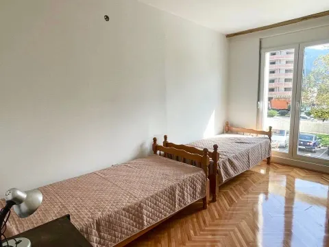 Izdavanje, dvosoban stan, 67m², Centar, Bar - image 5