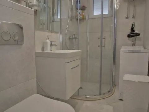 Prodaja, jednosoban stan, 40m², Tivat, Crna Gora - image 3