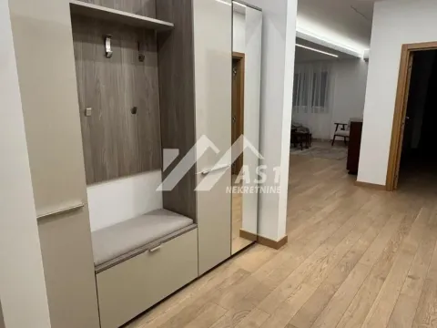Izdavanje, trosoban stan, 97m², Sremska Kamenica, Petrovaradin - image 8