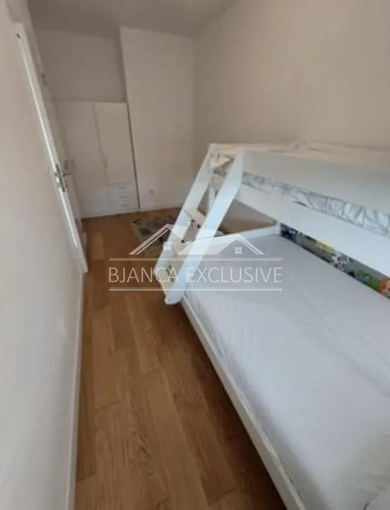 Prodaja, trosoban stan, 63m², Neimar, Vračar Sve Podlokacije