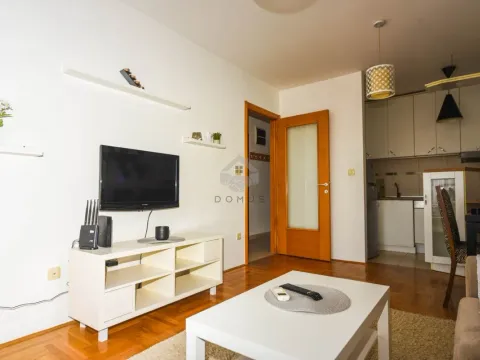 Rent, one bedroom apartment, 45m², Stari Aerodrom, Podgorica - image 7