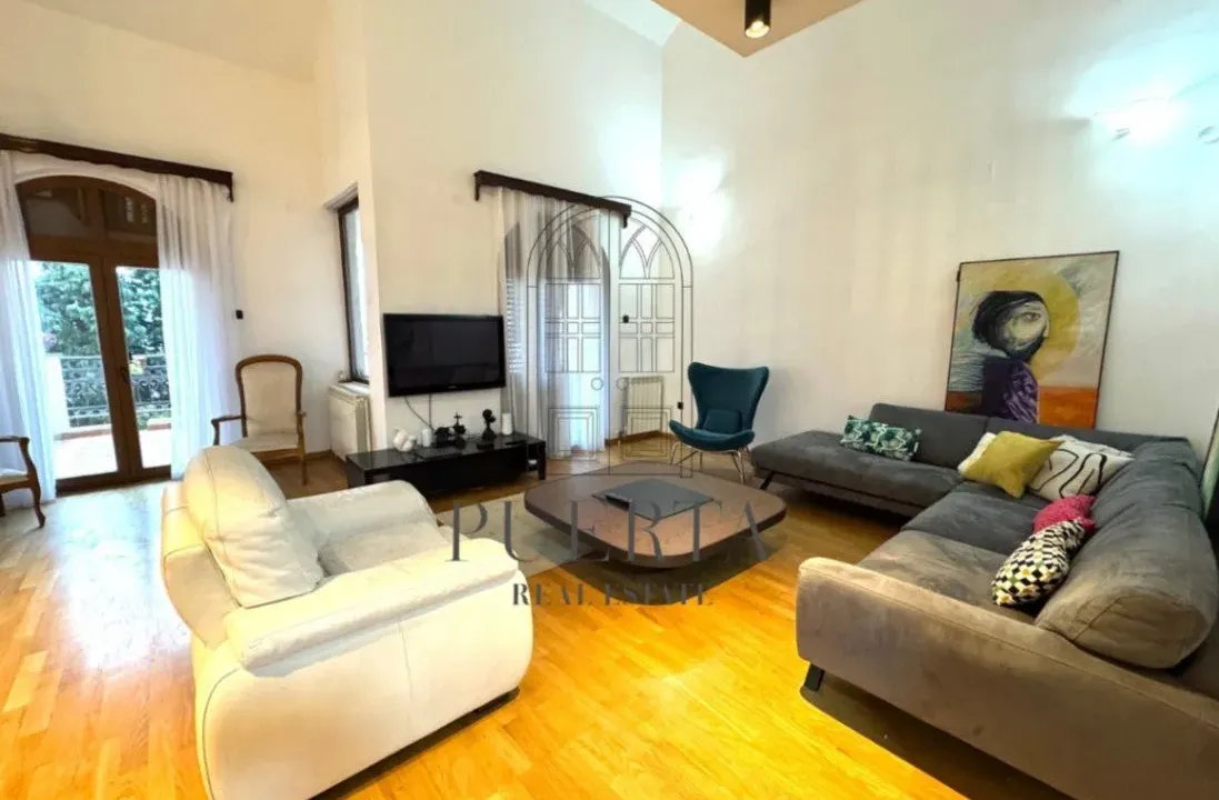 Izdavanje, kuća, 300m², Gorica C, Podgorica