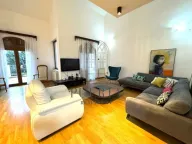 Izdavanje, kuća, 300m², Gorica C, Podgorica - image 1