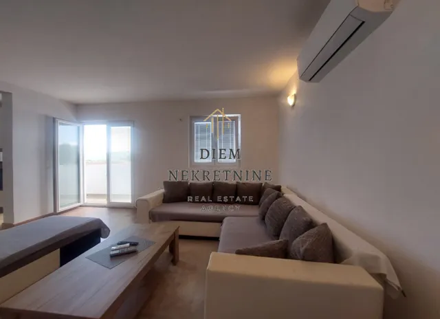 Izdavanje, dvosoban stan, 90m², Mrčevac, Tivat