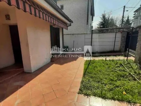Sale, house, 388m², Voždovačka Crkva, Voždovac Sve Podlokacije - image 8