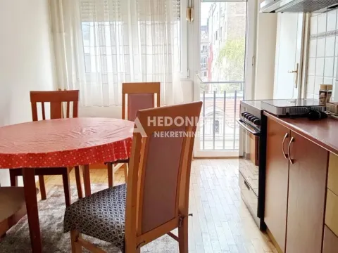 Rent, two bedroom apartment, 50m², Kalemegdan, Beograd - image 4