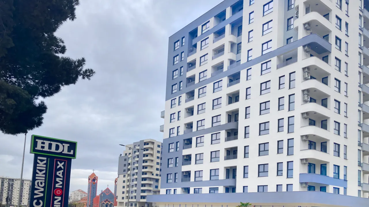 Sale, two bedroom apartment, 74m², Centar, Bar