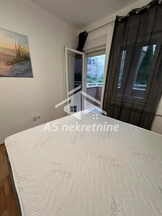 Izdavanje, dvosoban stan, 48m², Cvetkova Pijaca, Zvezdara Sve Podlokacije