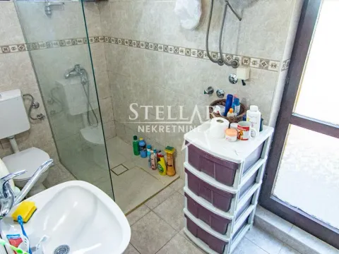 Izdavanje, kuća, 160m², Masline, Podgorica - image 14