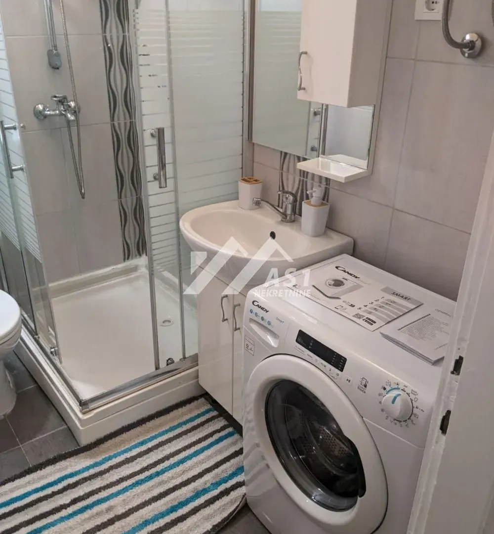 Izdavanje, dvosoban stan, 43m², Bulevar Oslobodjenja, Novi Sad Sve Podlokacije