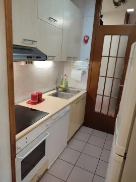 Izdavanje, dvosoban stan, 80m², Stari Aerodrom, Podgorica - image 12