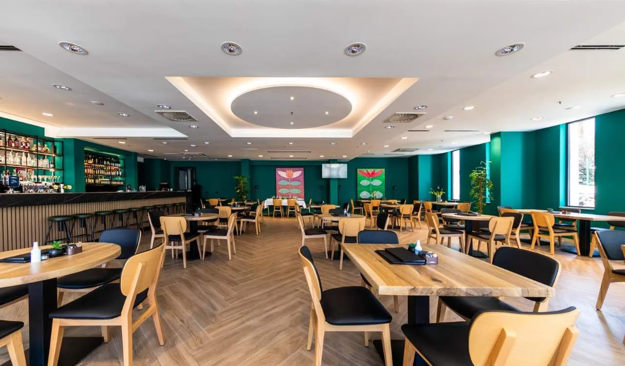 Prodaja, ugostiteljski objekat, 2800m², Danilovgrad, Crna Gora