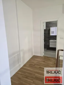 Prodaja, trosoban stan, 68m², Petrovaradin, Novi Sad - image 11