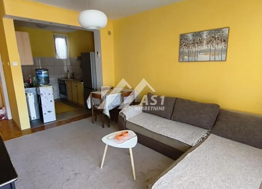 Izdavanje, trosoban stan, 70m², Rotkvarija, Novi Sad Sve Podlokacije