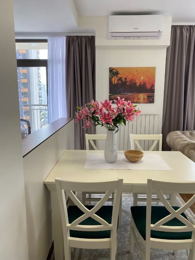 Izdavanje, trosoban stan, 121m², Savski Venac, Beograd