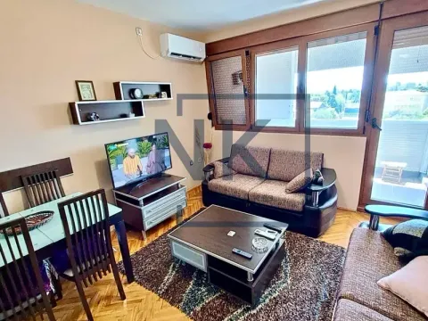 Rent, two bedroom apartment, 65m², Pejton, Podgorica - image 2