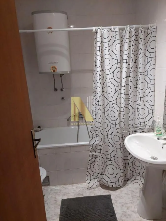 Izdavanje, dvosoban stan, 48m², Grbavica, Novi Sad Sve Podlokacije