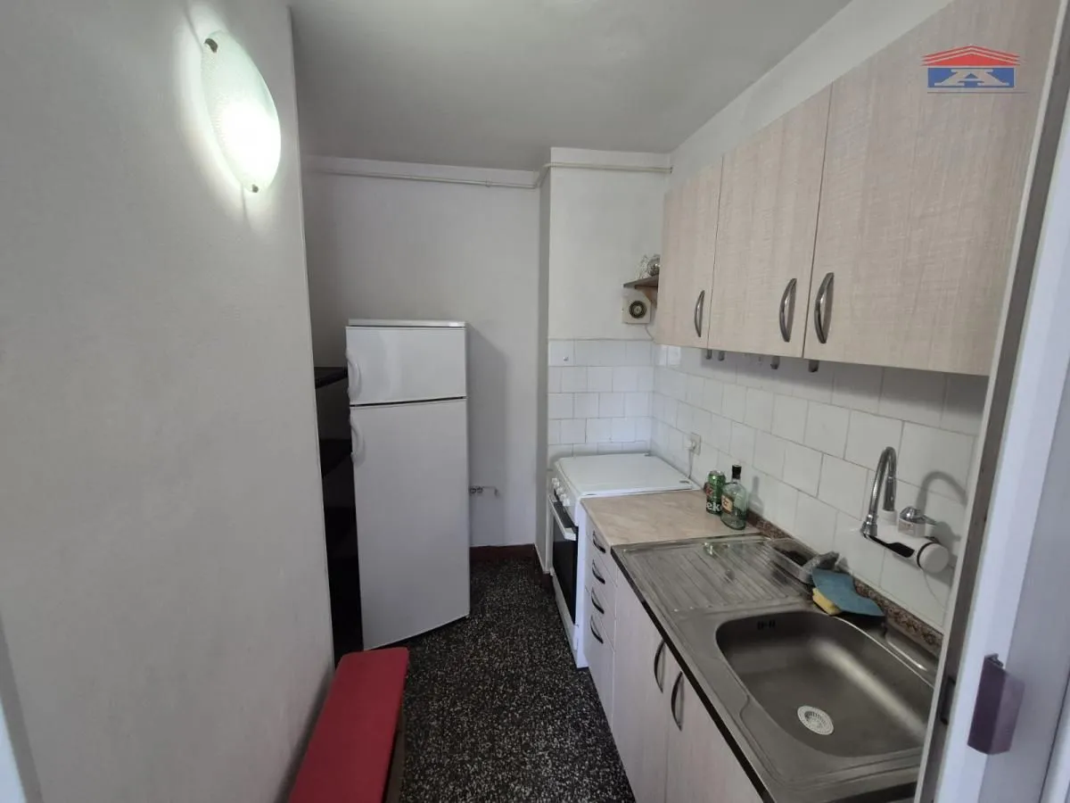 Izdavanje, dvosoban stan, 47m², Grbavica, Novi Sad Sve Podlokacije