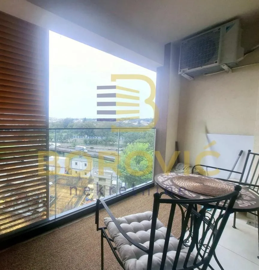 Izdavanje, dvosoban stan, 44m², Vračar Sve Podlokacije, Beograd