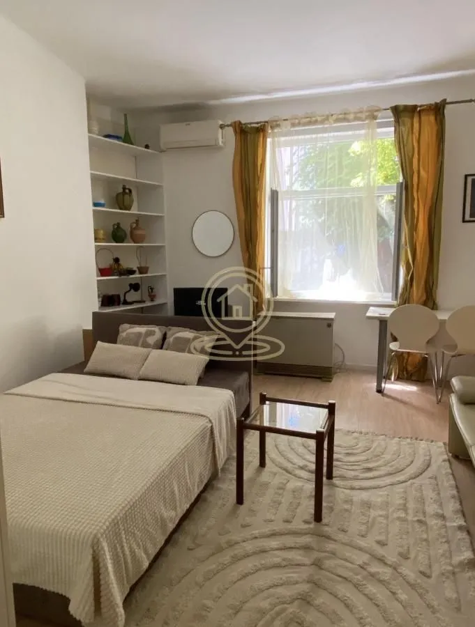 Izdavanje, jednosoban stan, 28m², Stari Grad, Beograd