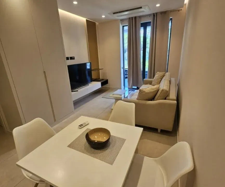 Izdavanje, jednosoban stan, 40m², Bečići, Budva