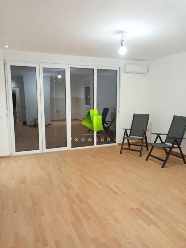 Sale, three bedroom apartment, 83m², Medijana, Niš