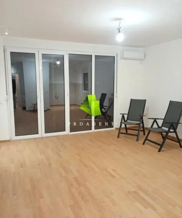 Sale, three bedroom apartment, 83m², Medijana, Niš
