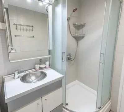 Izdavanje, jednosoban stan, 43m², Andrićev Venac, Beograd - image 9