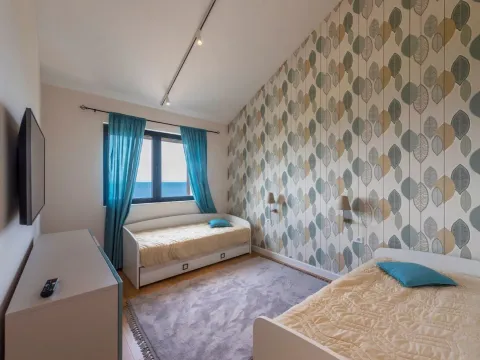 Sale, house, 256m², Drobni pijesak, Budva - image 17