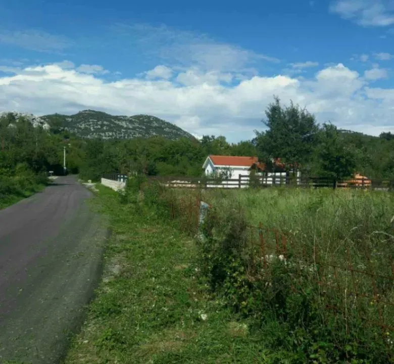 Prodaja, plac, 4000m², Rvaši, Cetinje