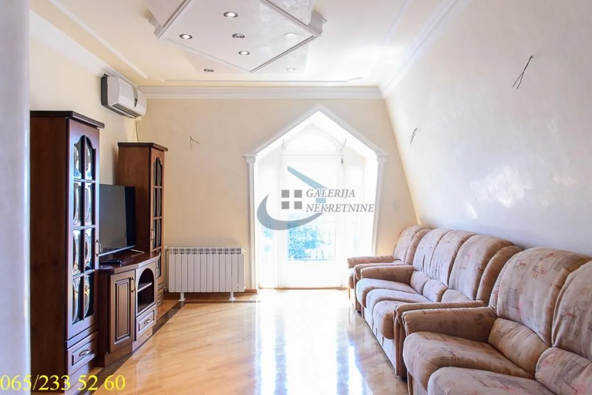 Sale, four bedroom apartment, 99m², Farmaceutski Fakultet, Voždovac Sve Podlokacije