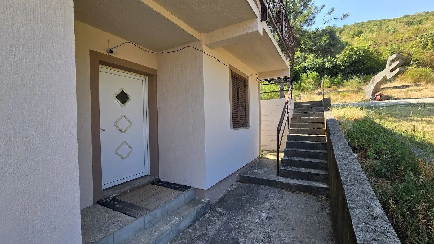 Prodaja, kuća, 236m², Velje Brdo, Podgorica