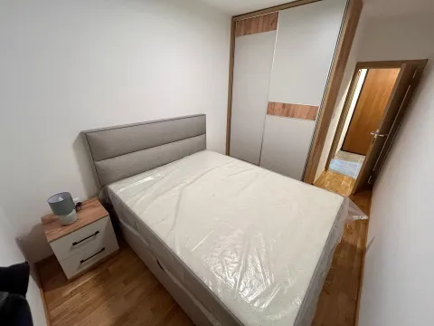 Rent, one bedroom apartment, 40m², Centar, Cetinje - image 9