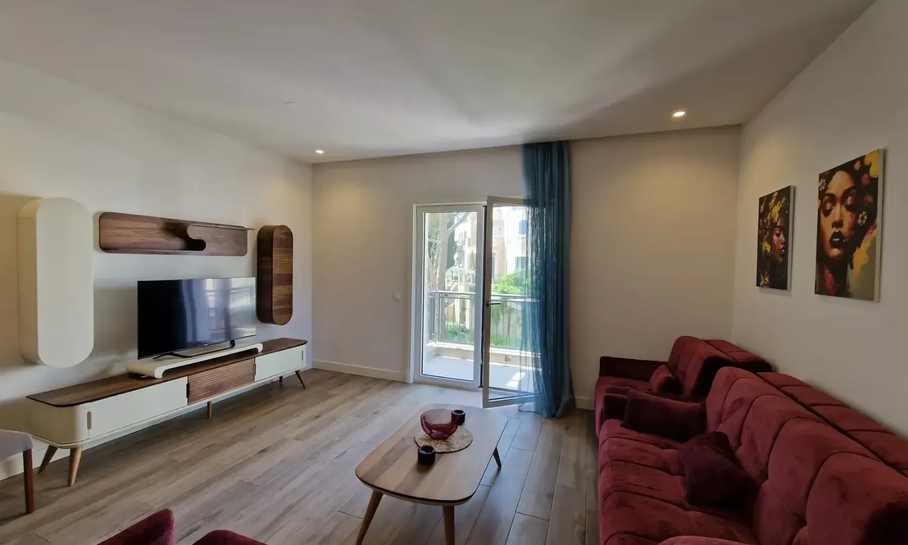 Rent, apartment, 44m², Tivat, Crna Gora