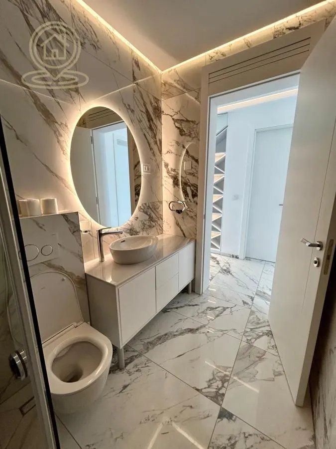 Izdavanje, kuća, 180m², Sremska Kamenica, Petrovaradin