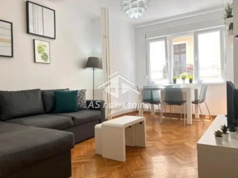 Izdavanje, trosoban stan, 80m², Stari Grad, Beograd