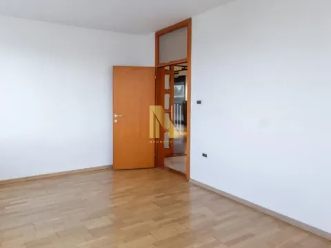 Izdavanje, poslovni prostor, 345m², Avijatičarsko naselje, Novi Sad Sve Podlokacije - image 10