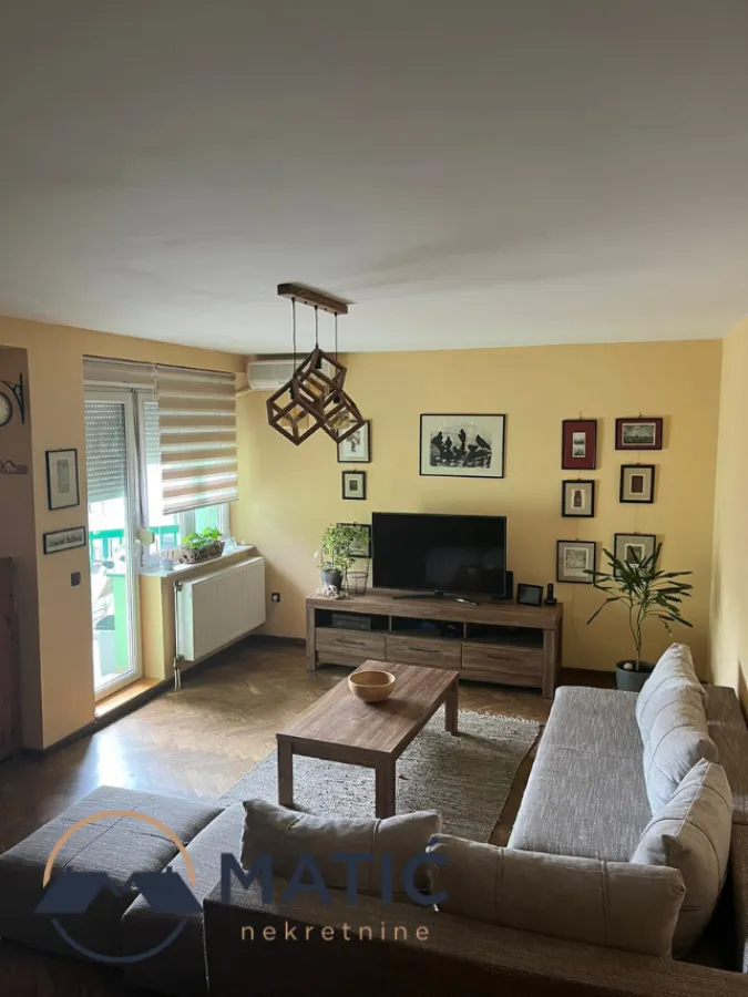 Prodaja, trosoban stan, 111m², Grbavica, Novi Sad Sve Podlokacije